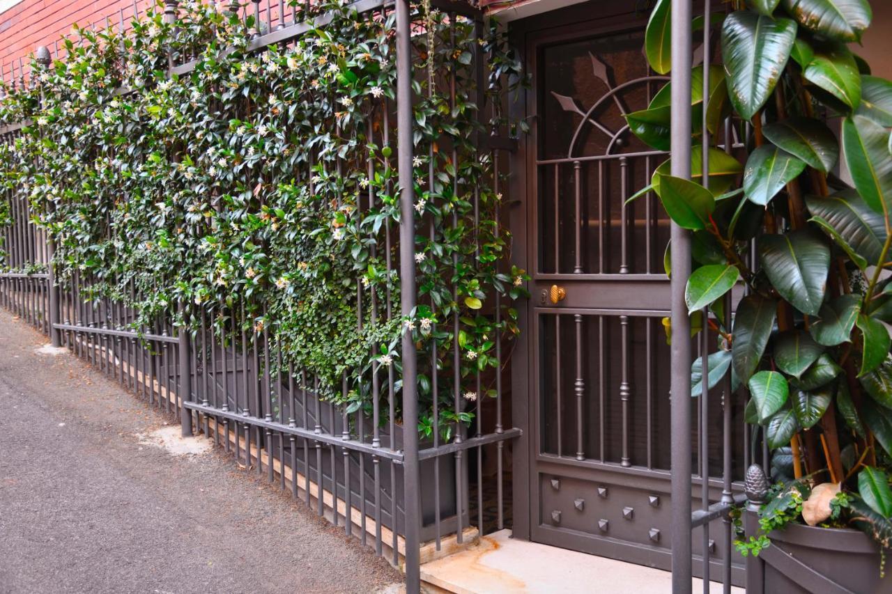 Regal House Roma Capucci 6 Hotel Exterior photo