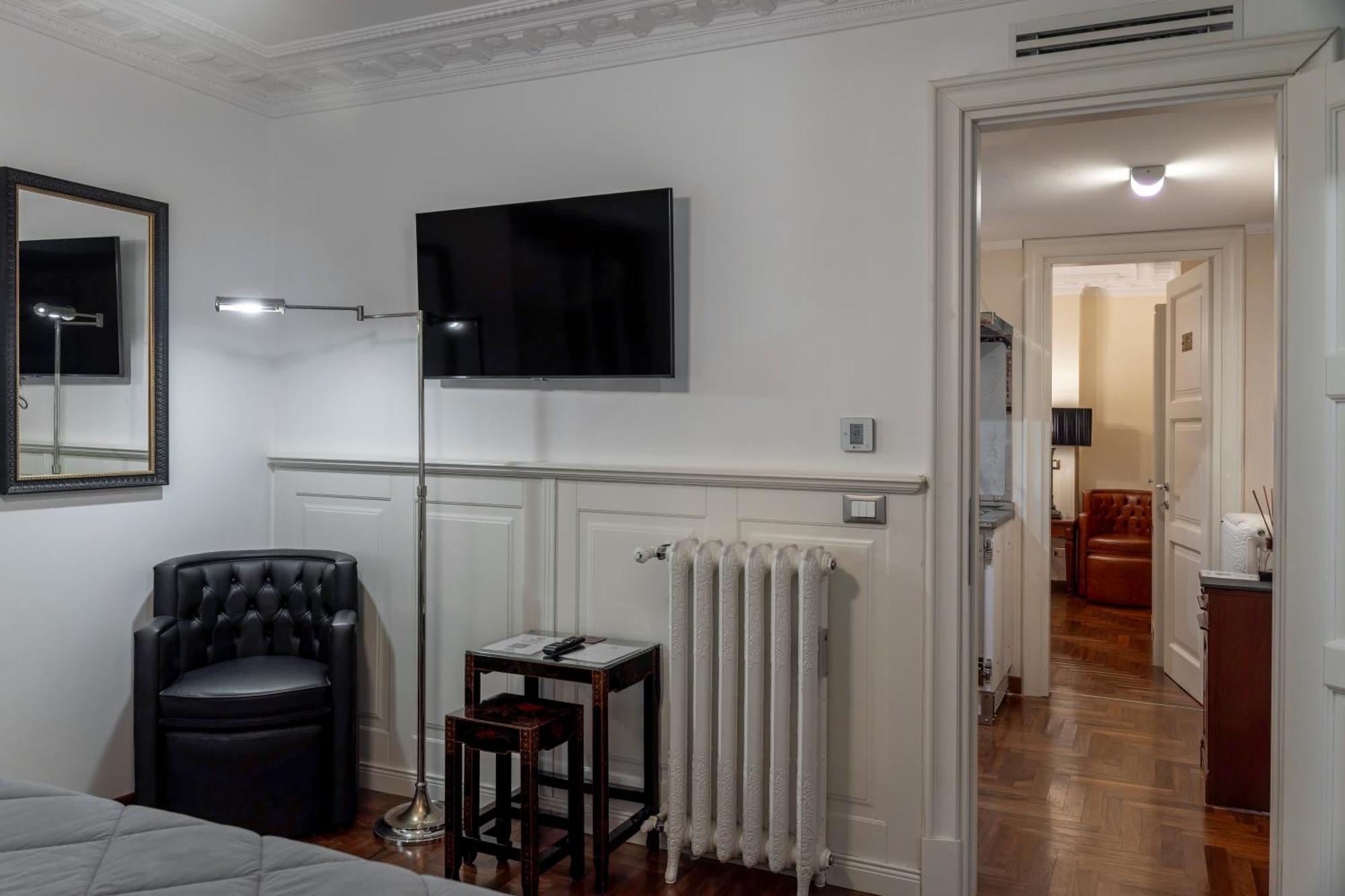 Regal House Roma Capucci 6 Hotel Exterior photo